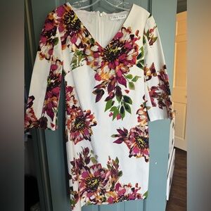 TRINA TURK
Sandcastle Floral Shift Dress In White Wash V-Neck Dress